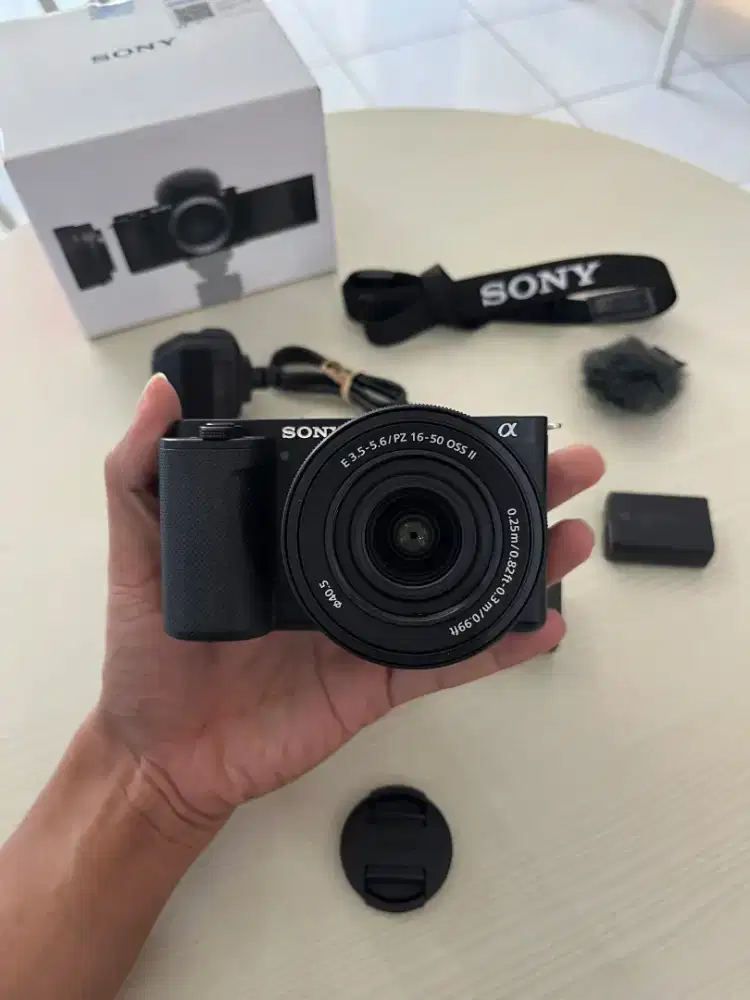 Sony ZFE10 Like new