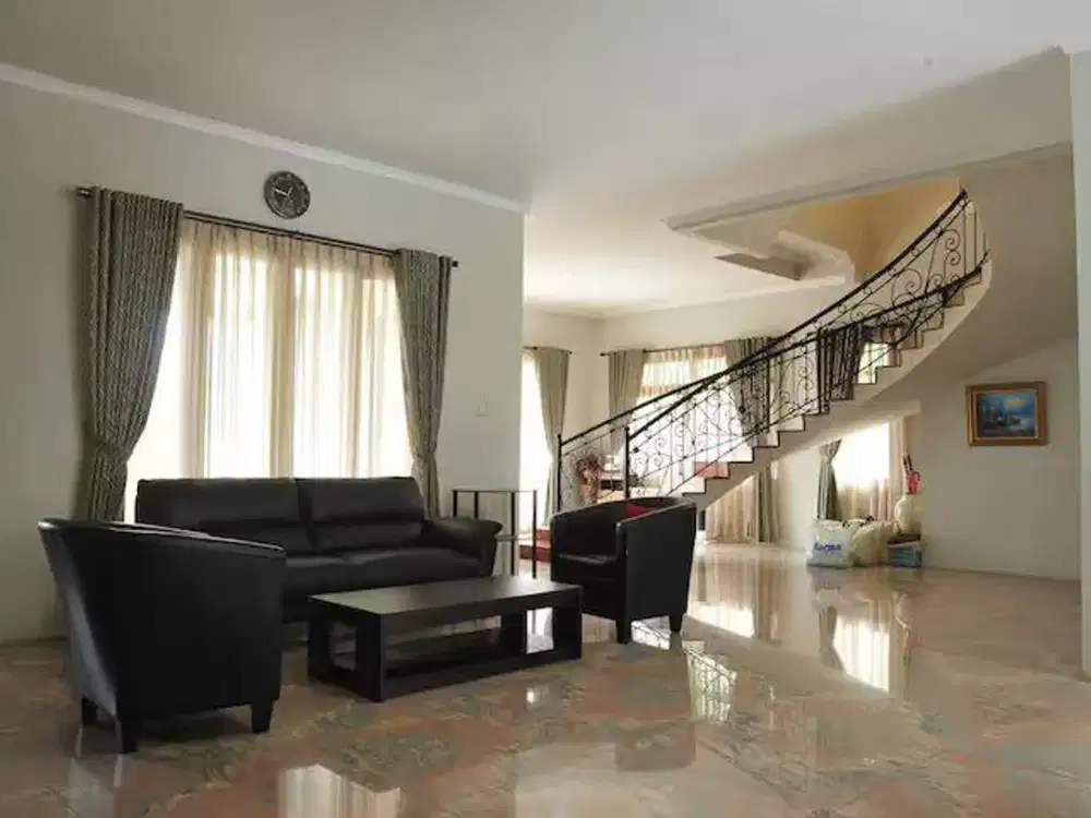 Dijual Villa 3 lantai Dago Pakar Bandung [ID 667]