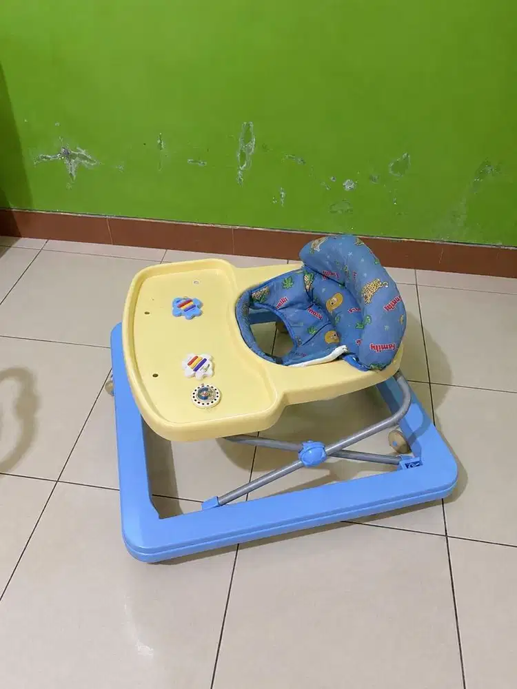 Baby Wallker/meja MPASI