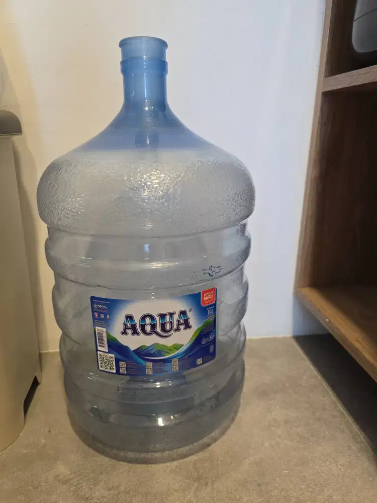 2pcs GALON KOSONG AQUA BEKAS. ORIGINAL AQUA 19L