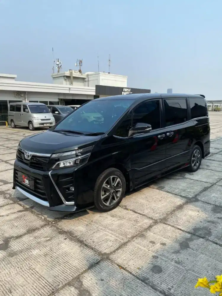 TDP 40 JUTA TOYOTA VOXY 2019 2.0 AT HITAM