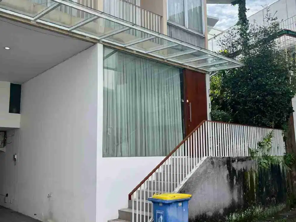 Dijual Rumah dalam Townhouse LT 240m² Dekat Kemang & Mampang Jakarta Selatan Nego