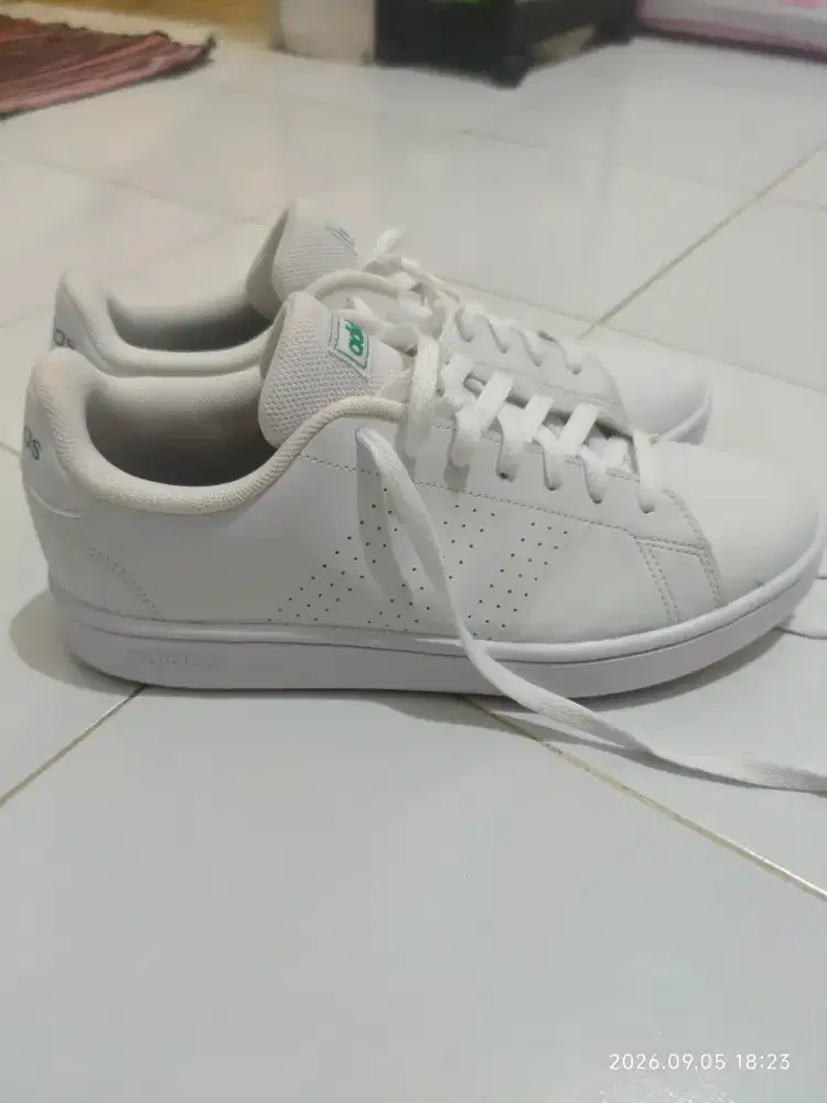 Sepatu Adidas Advantage Base White Original (Second Like New)