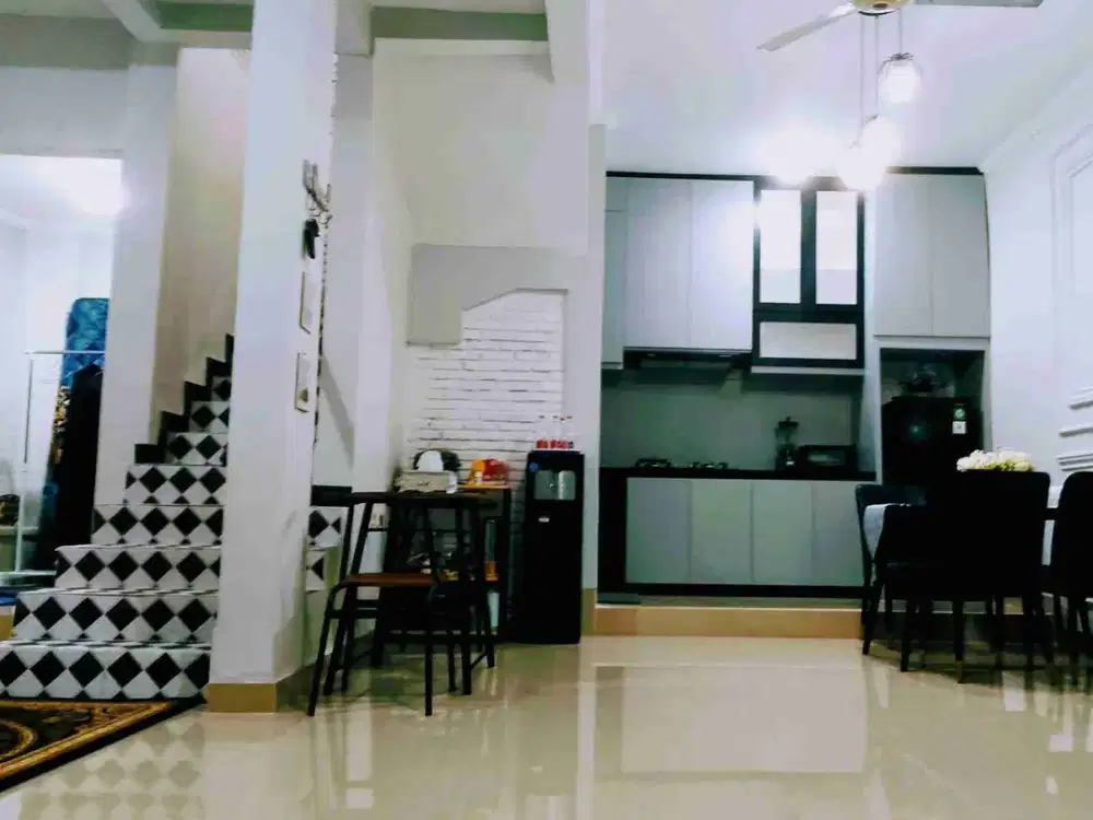 RUMAH LIMUS DEKAT KOTA WISATA CIBUBUR, BEKASI (KITCHEN SET)