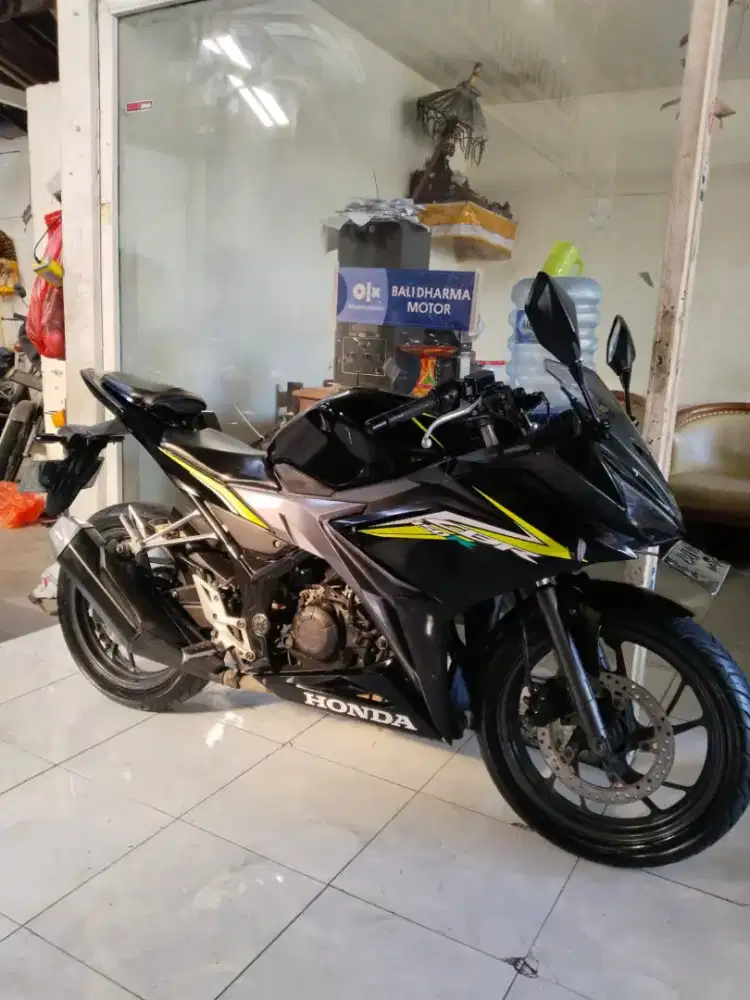 Honda CBR 150 CC thn 2017 cash. Bali dharma motor
