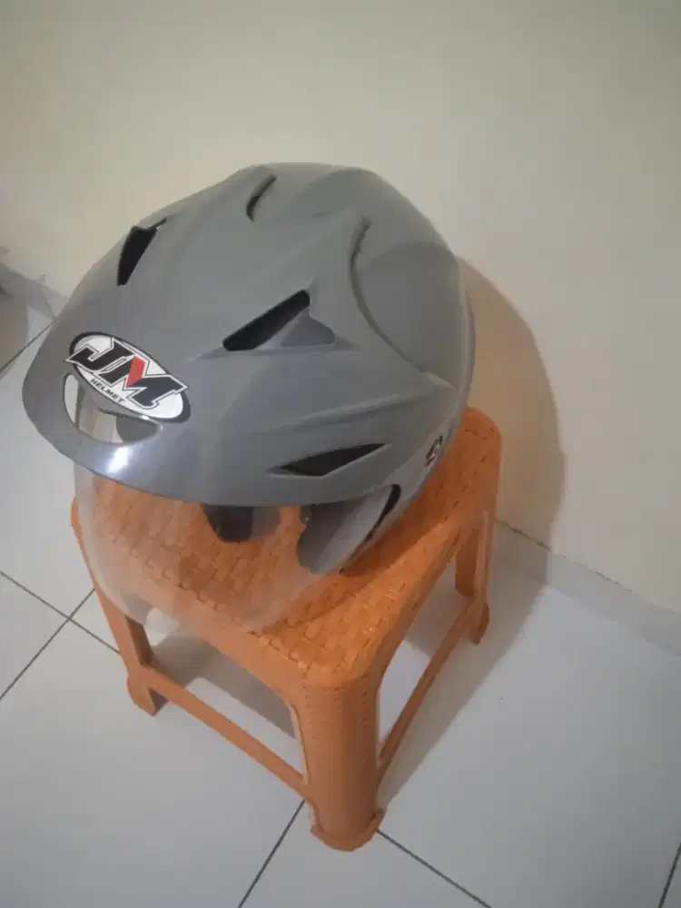 HELM masih bagus,mulus.no minus