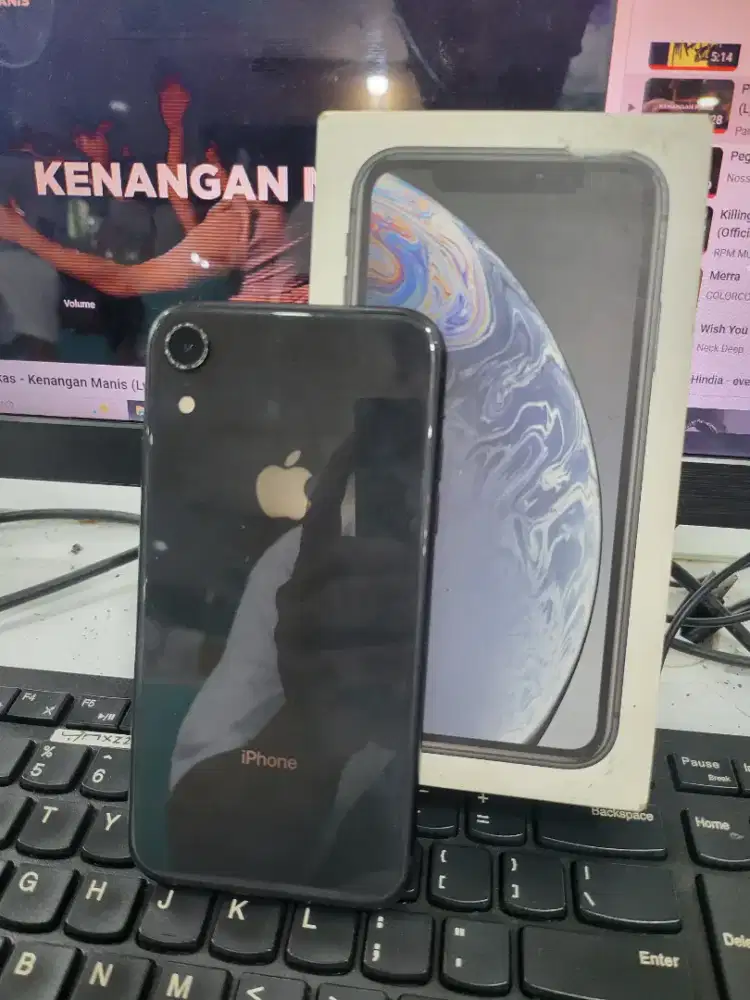 Iphone xr 256gb ibox orian bisa tukar tambah