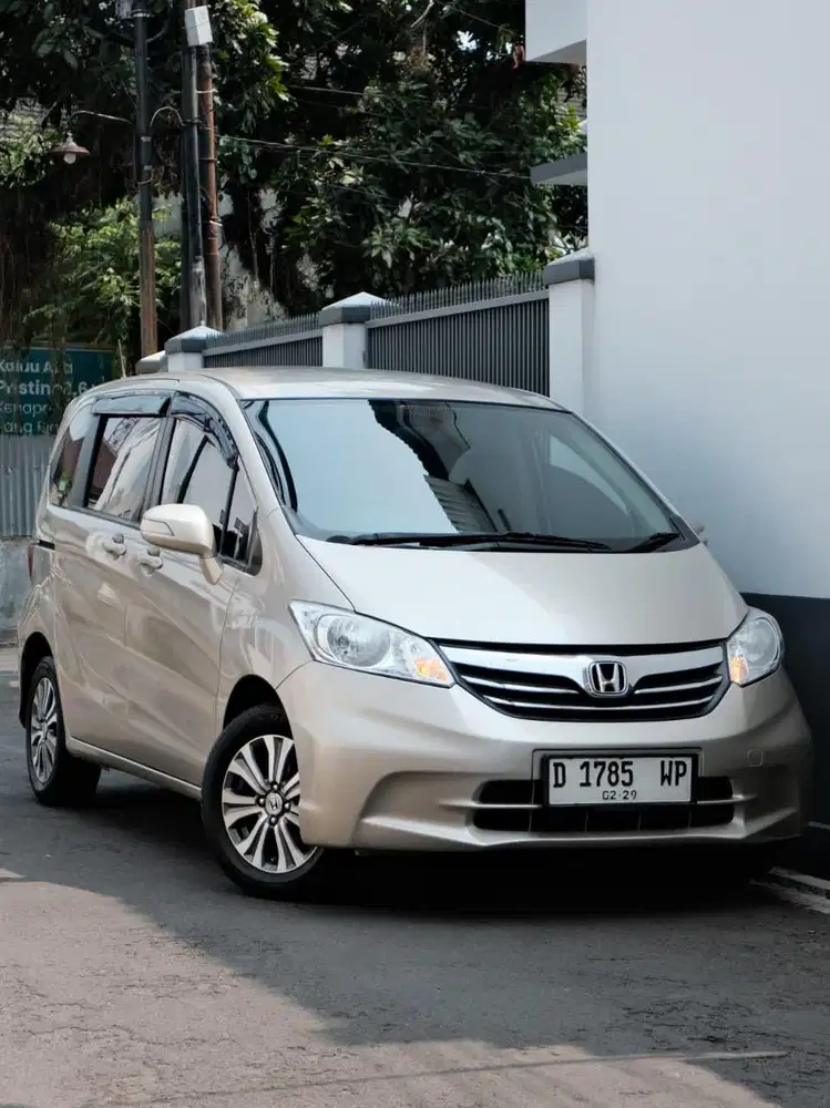 Honda Freed SD 1.5 AC Double 2013