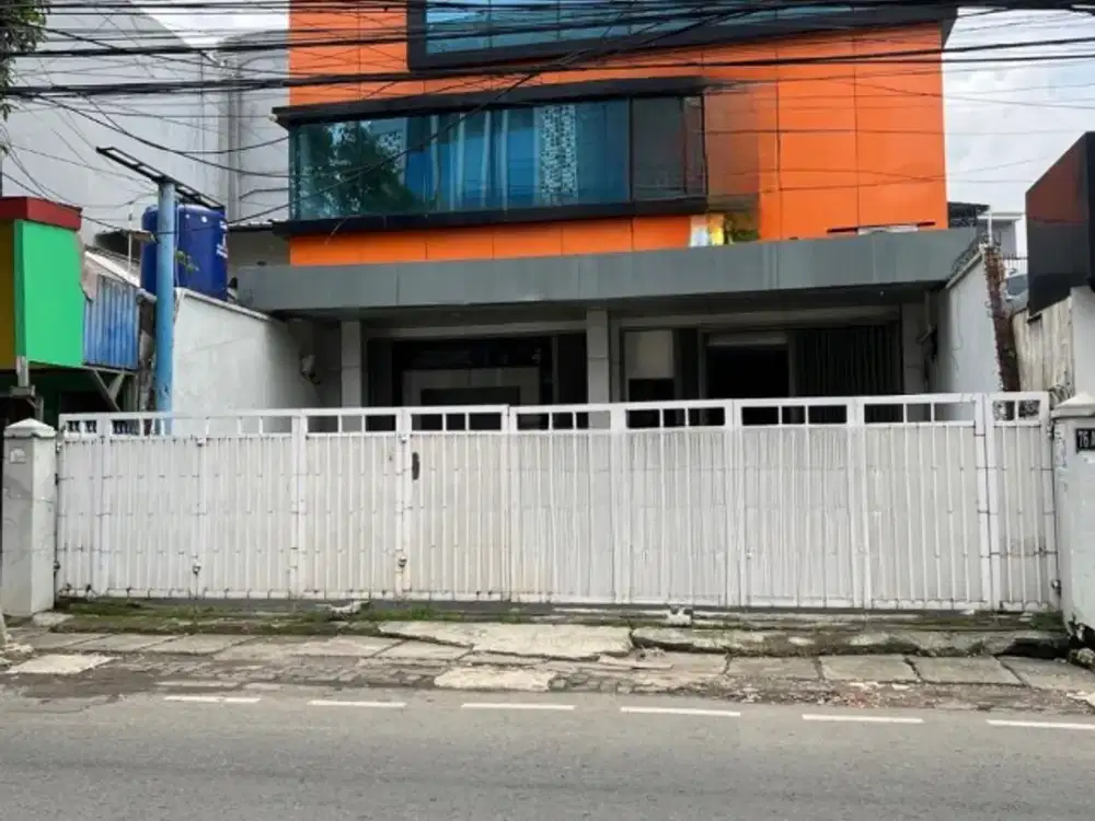 Disewakan Kantor/ Ruko Gandeng Zona Komersil Siap Pakai Dekat Pramuka di Utan Kayu Matraman Jakarta Timur