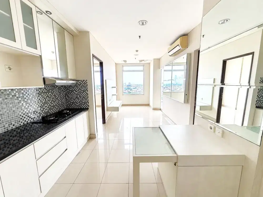 Dijual Apartemen Tower East Lt 10 – 2 BR Renovasi, Semi Furnished, City View