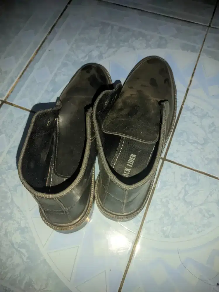 Sepatu pantofel