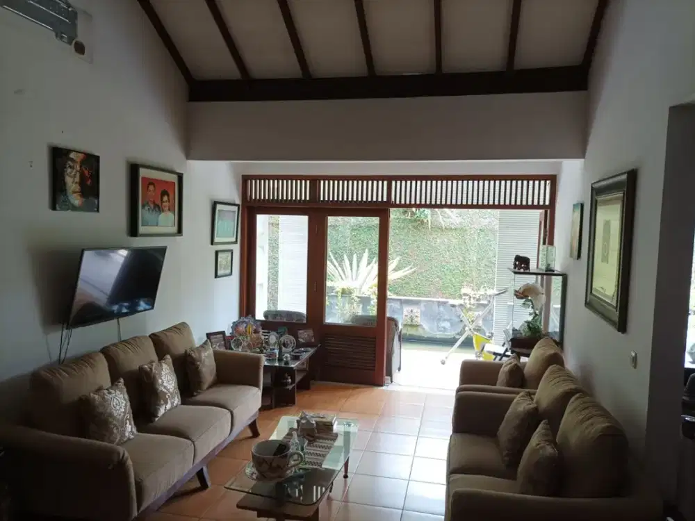 Dijual Rumah Jl. Perdagangan Bagus Strategis Jakarta Selatan