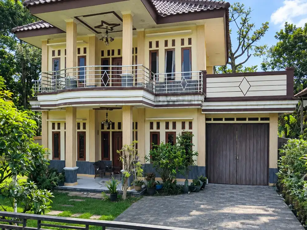 #0189 DIJUAL RUMAH DENGAN HALAMAN LUAS DAN LINGKUNGAN YANG ASRI DI CIMAHPAR
