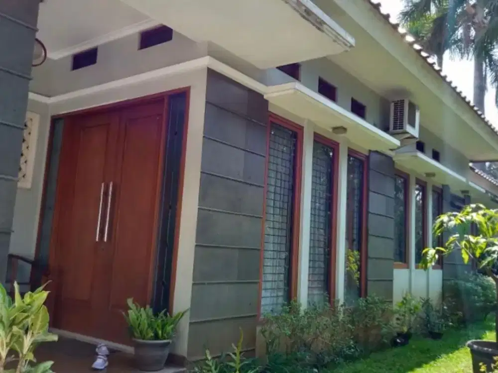 Dijual Rumah Bagus Asri di Sektor 9 Bintaro I Strategis Siaphuni