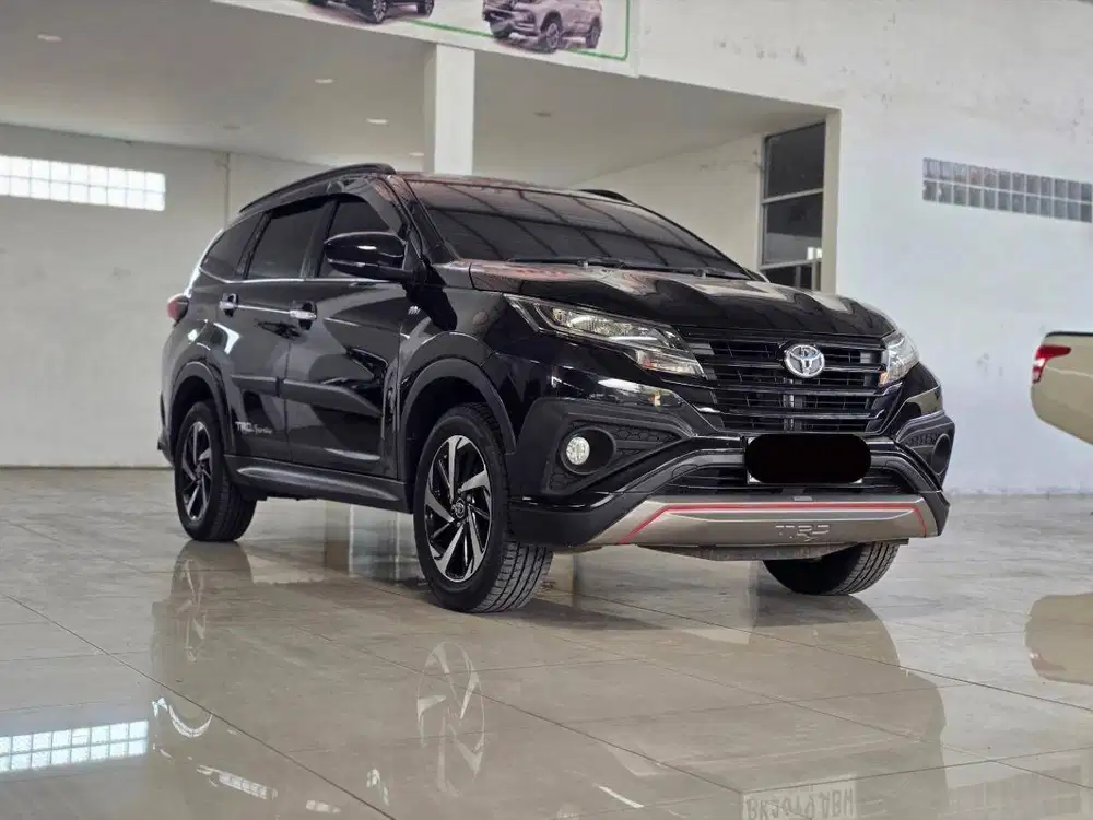 Toyota Rush 1.5 TRD AT Matic 2021
