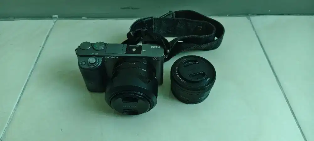 Kamera Mirrorless Sony a6000 + lensa Sony E PZ 16-50mm f/3.5-5.6 OSS
