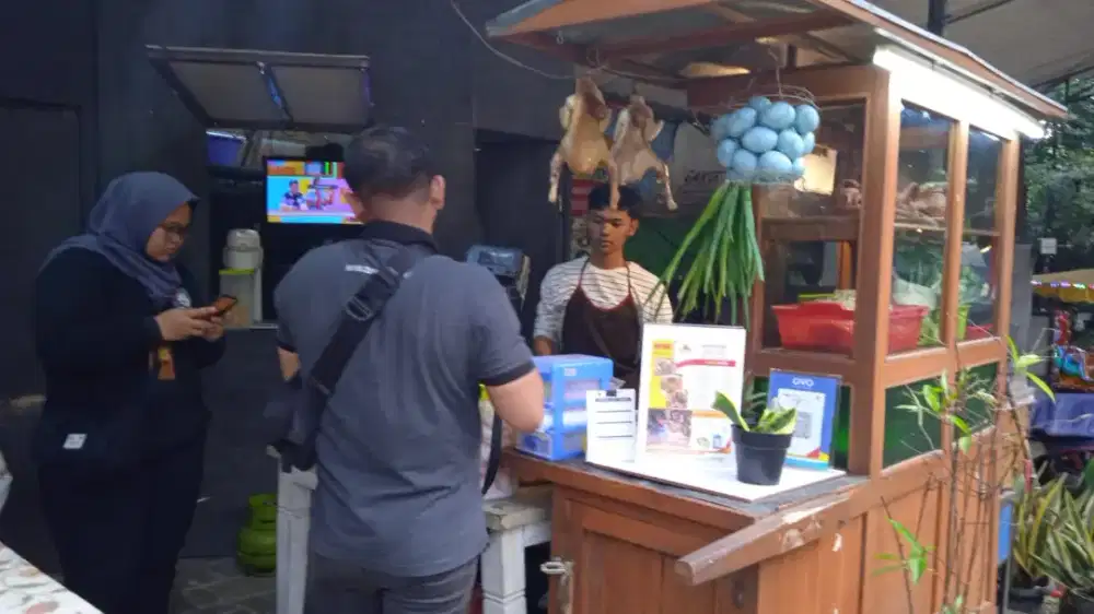 Lowongan Helper/pelayan warung