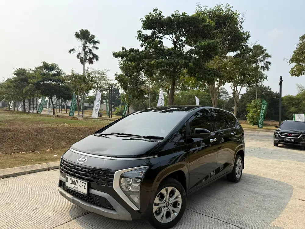 Hyundai Stargazer 1.5 Trend Essential Automatic 2024 Hitam