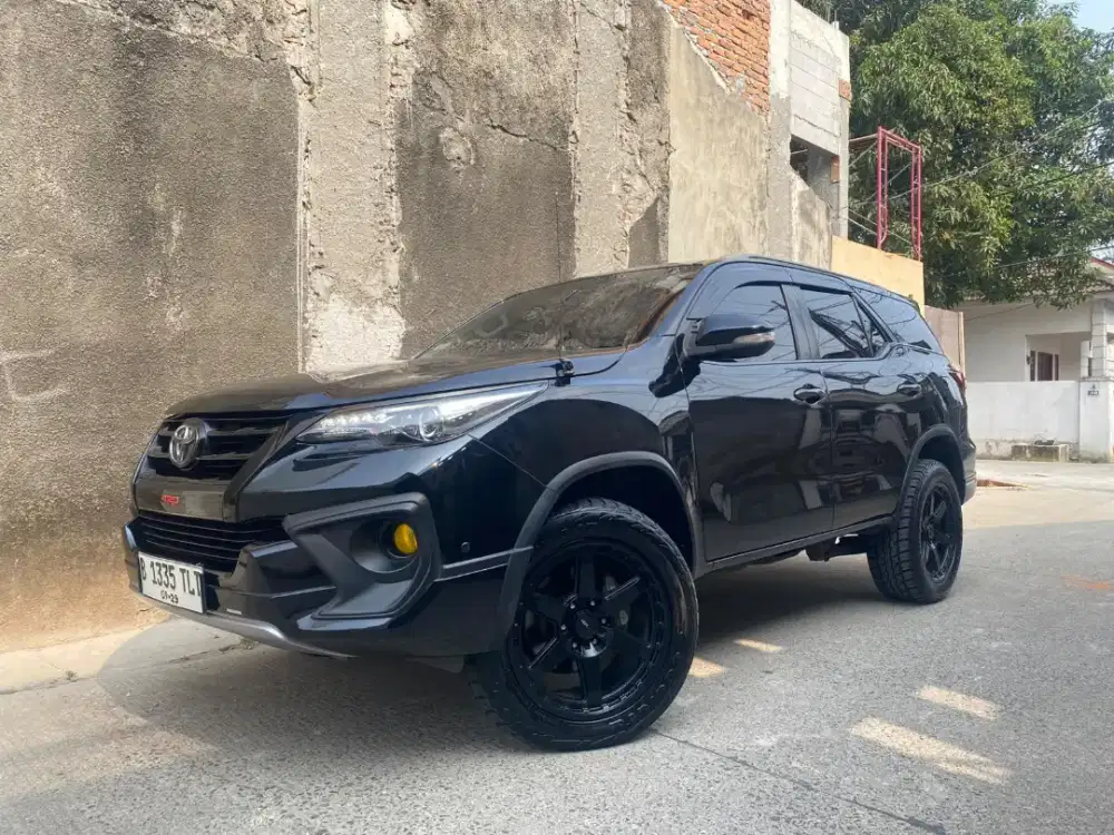 Fortuner VRZ TRD Sportivo AT Hitam 2018