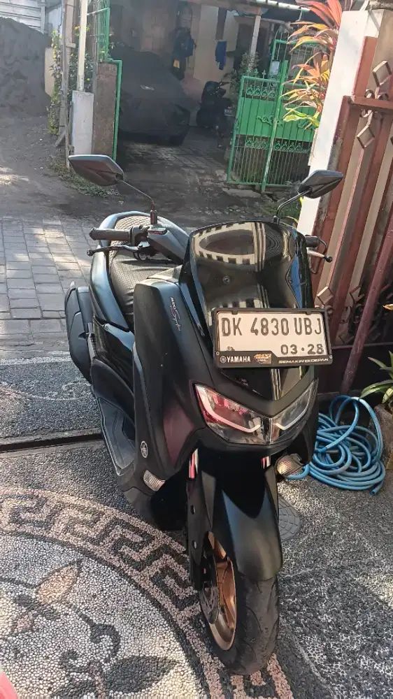 Yamaha NMax 2023 hitam kunci