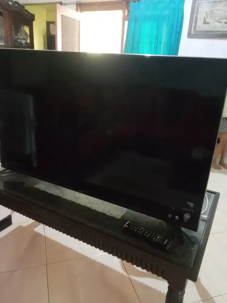 Jual cepat Borongan, 8 barang, termasuk televisi dan lain lain