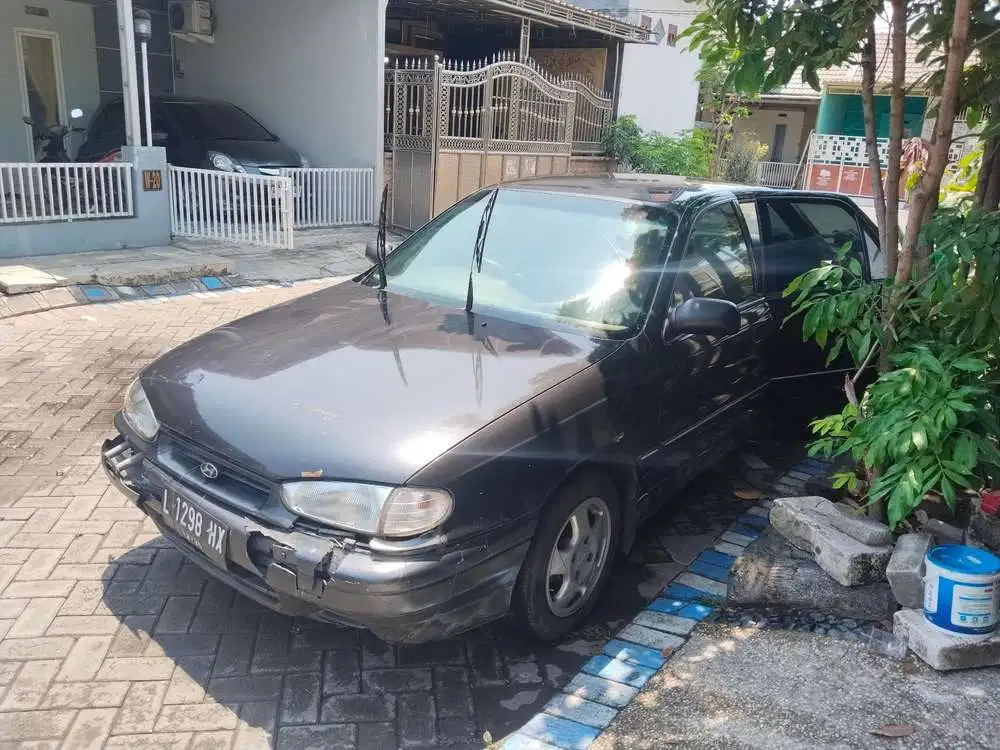 Hyundai Elantra 1996 Bensin