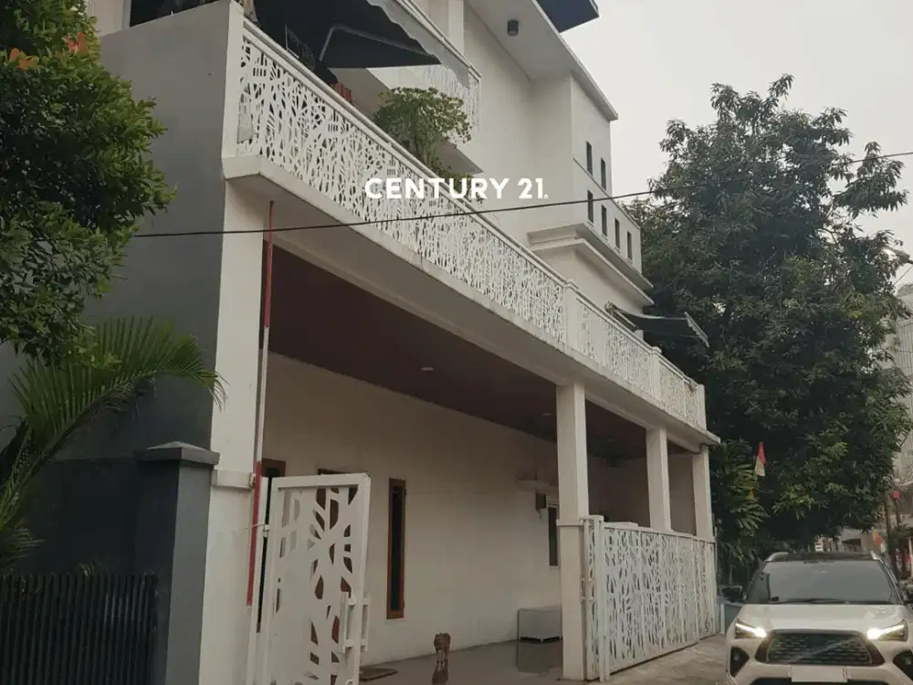 Rumah Fully Furnished Dalam Komplek Strategis Di Jaksel Js 19205