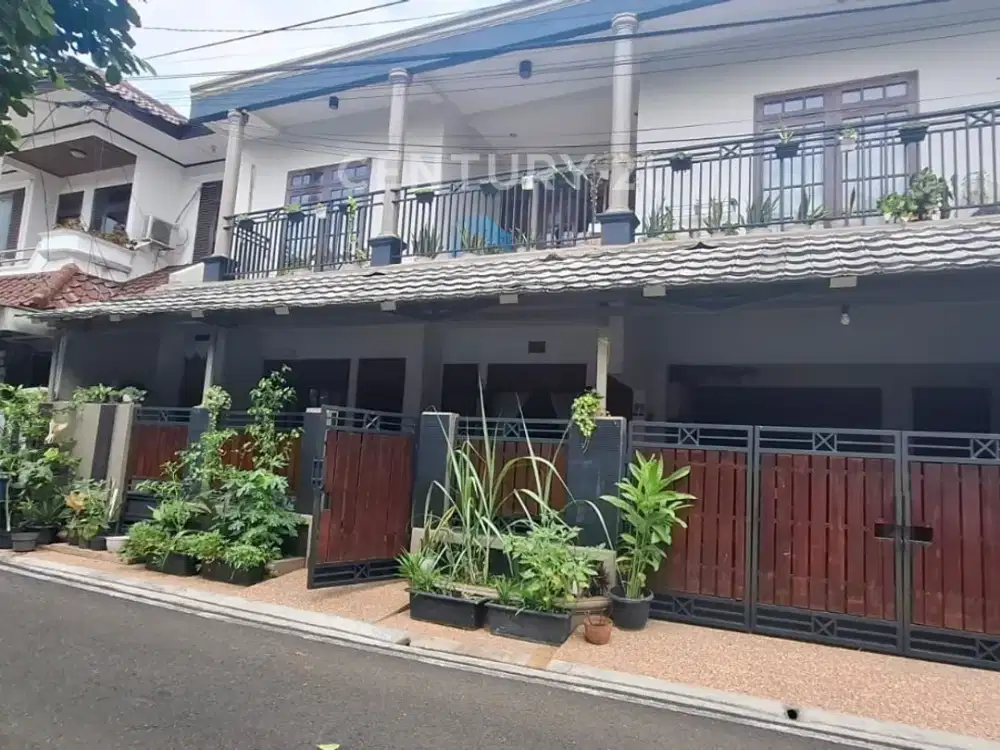 Dijual Rumah Depan Taman Akses Mobil Luas Di Kayu Putih