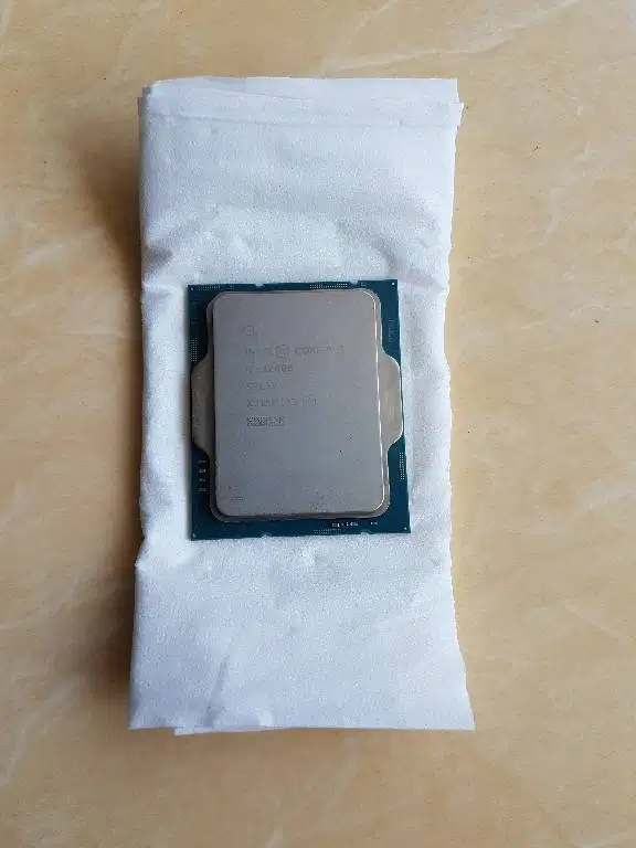 Processor Intel Core i5 12400 12 cpu speed to 4.4Ghz Alderlake 12th