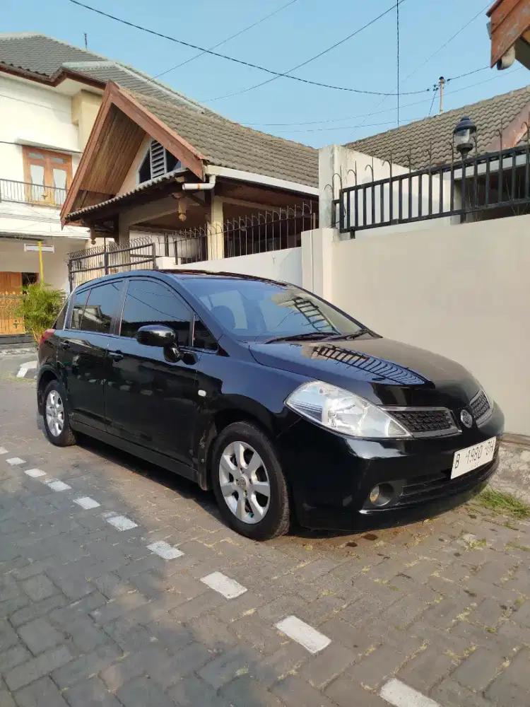 NISSAN LATIO MATIC CBU
