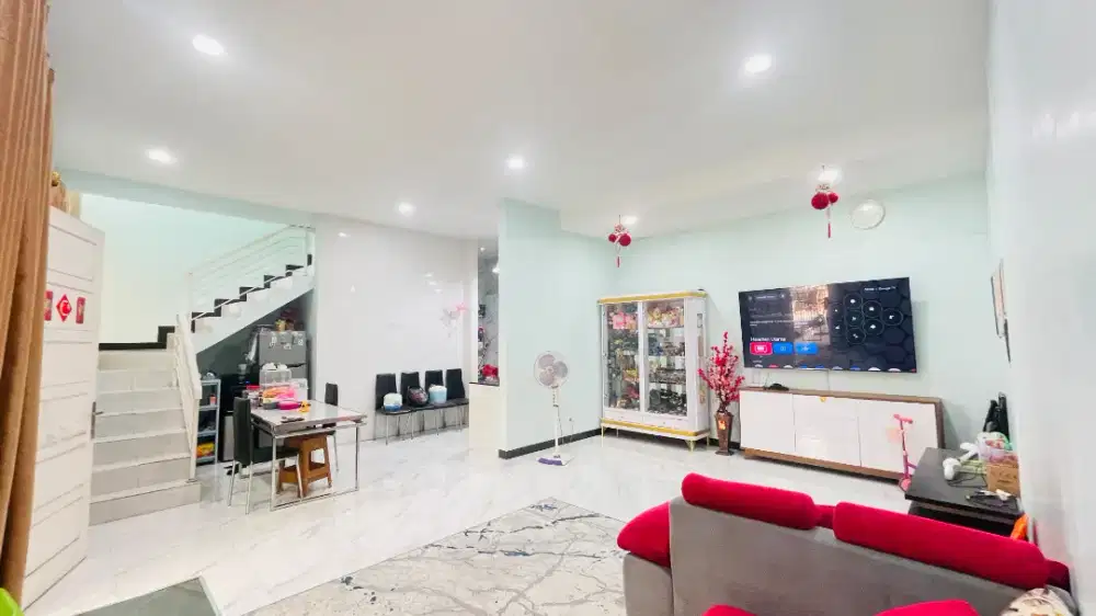 RUMAH SIAP HUNI, tinggal bawa koper aja.