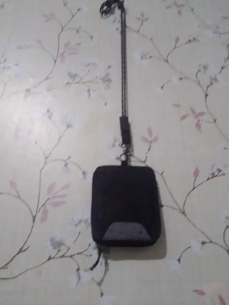 Dompet gantung bermerek 90% bagus,kuat keren