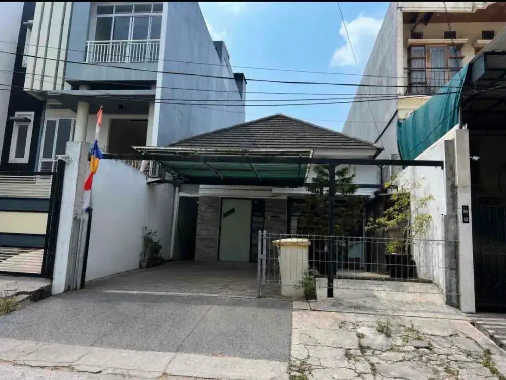 Disewakan rumah strategis bisa untuk kantor kafe minimarket tempat les dll di  kelapa gading