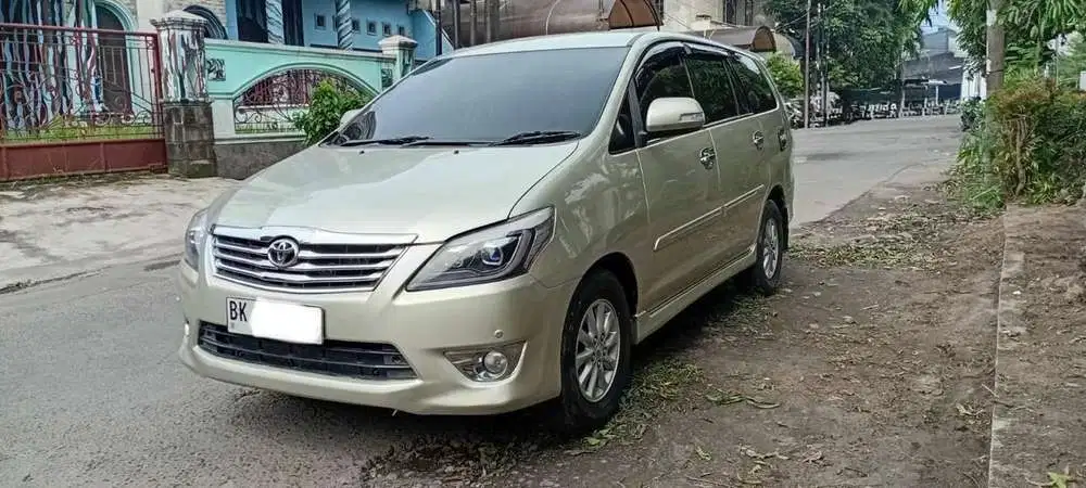 Toyota Kijang Innova V Luxury Diesel 2012 Automatic Silver