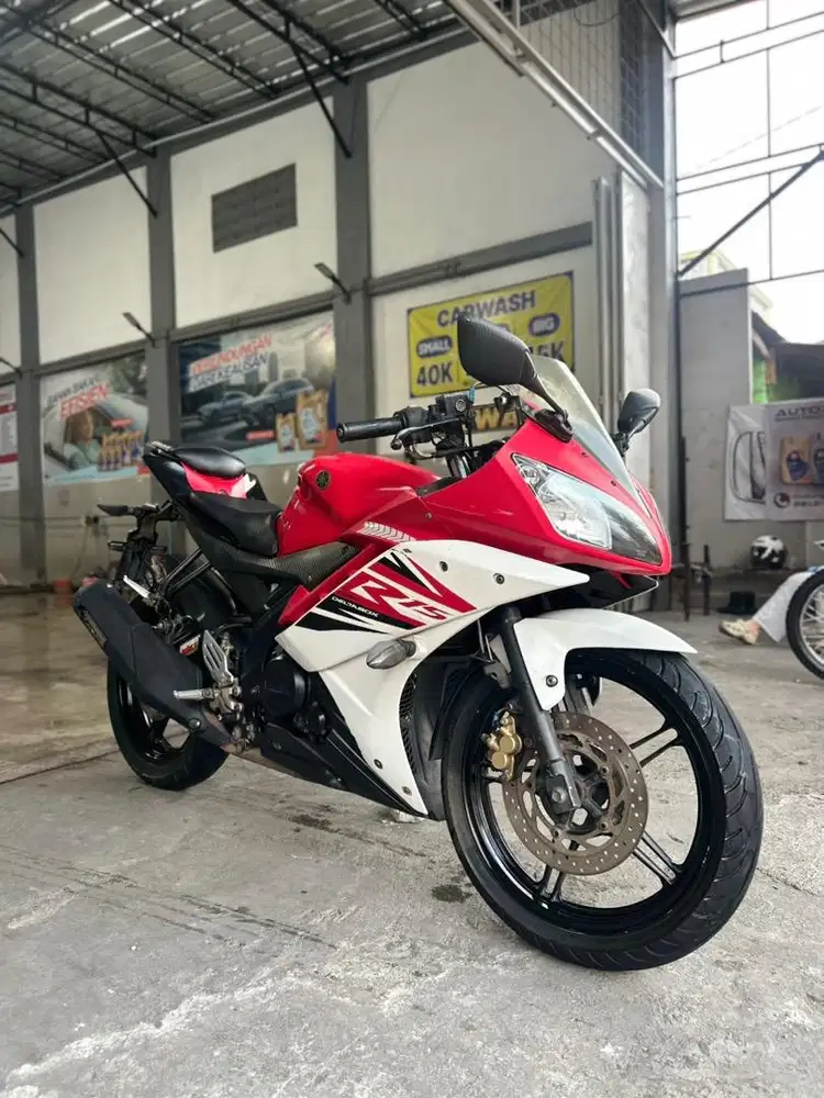 YAMAHA R15 V2 (2014)