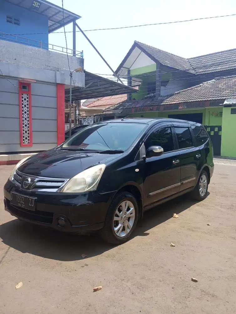 Nissan Livina 2012 Bensin