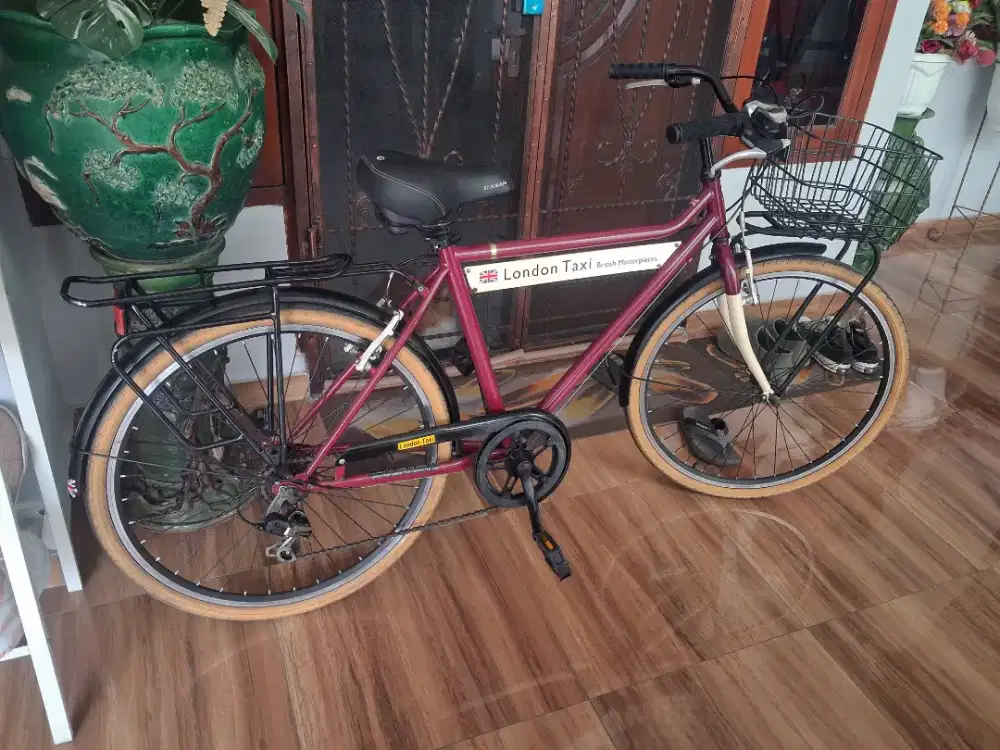 Sepeda London Taxi Bike CRB700