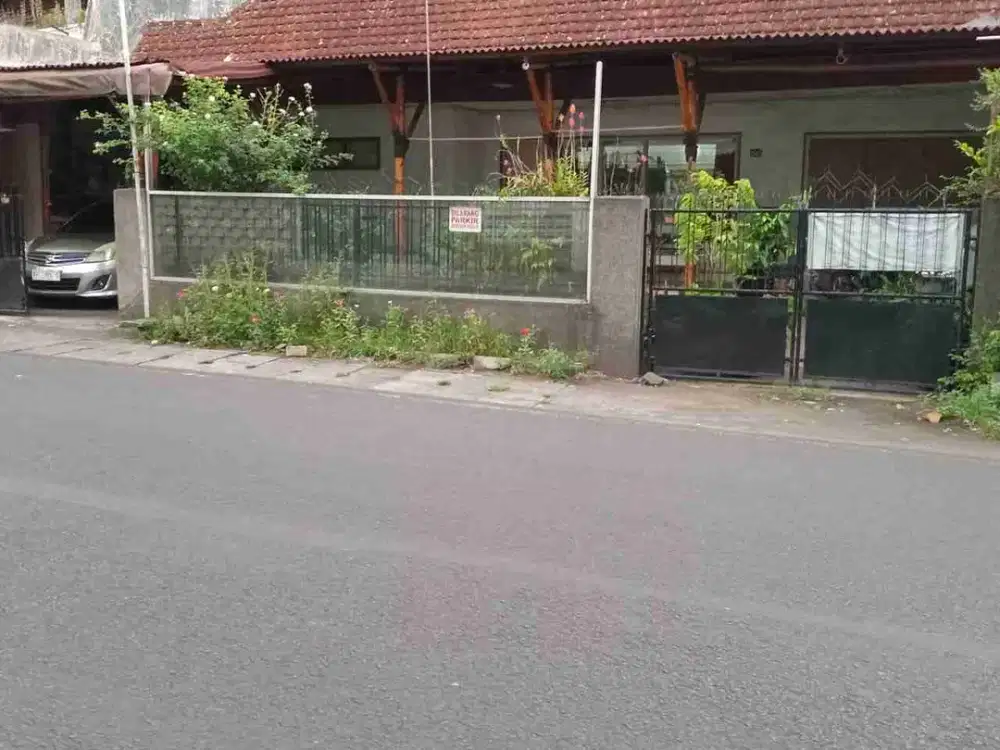 Dijual Rumah harga tanah di jalan utama kota Malang