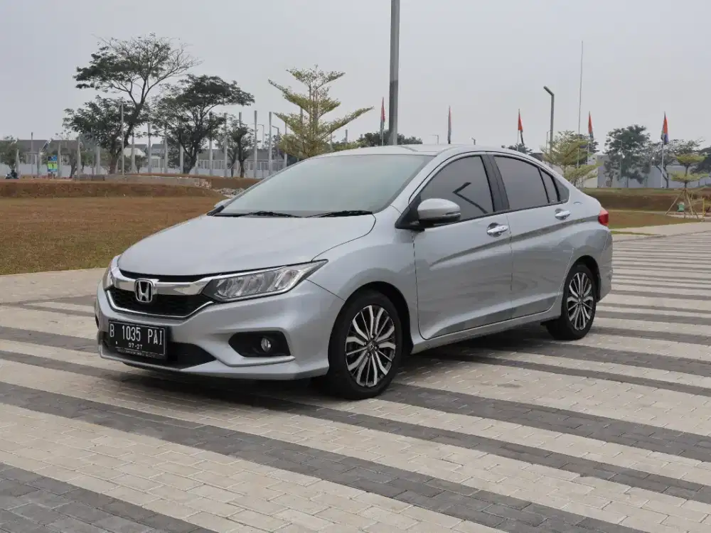Honda city e cvt at 2017 silver km 15 ribuan