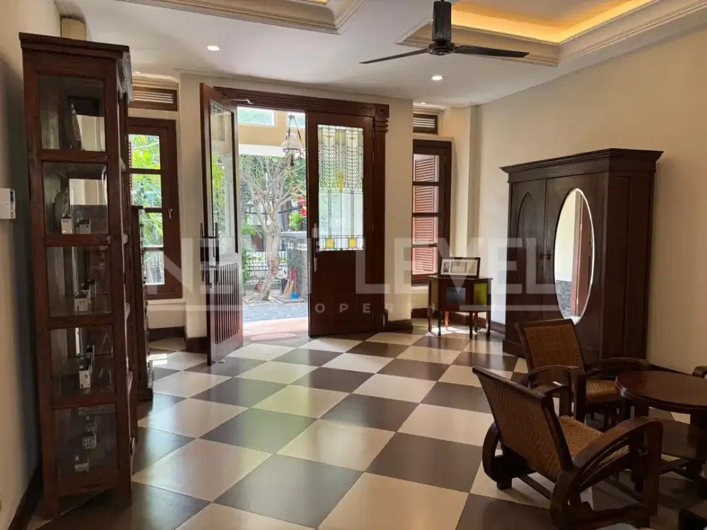 Rumah Mewah 2 Lantai Siap Huni di Menteng