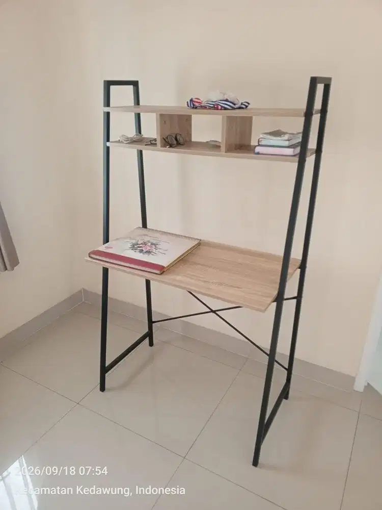 Meja belajar Ace Hardware