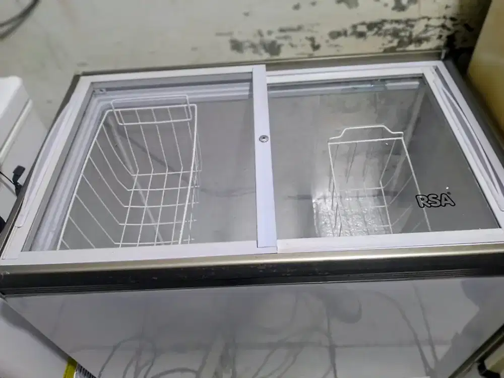 Freezer RSA 200L Pintu Kaca Sliding