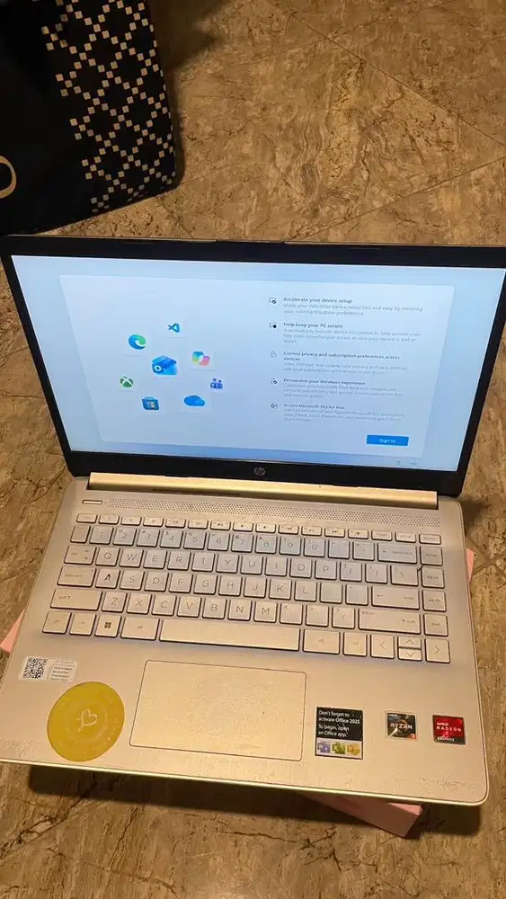 LAPTOP HP 14S AMD RYZEN 3 3250U 2.60 GHz