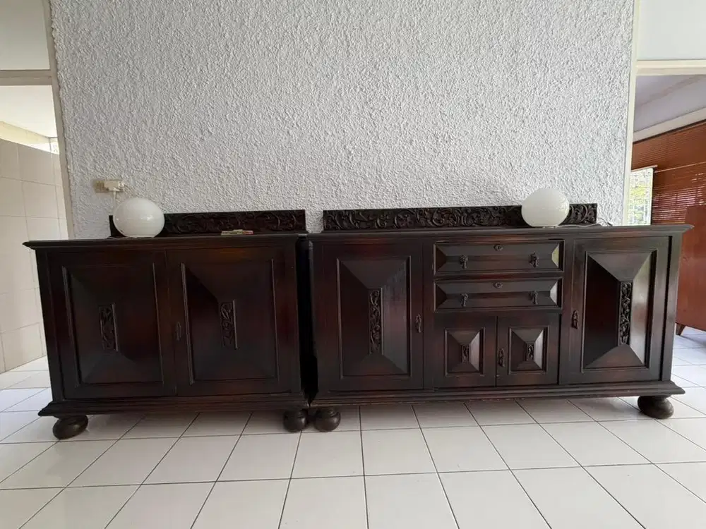 Set Buffet dan meja kerja