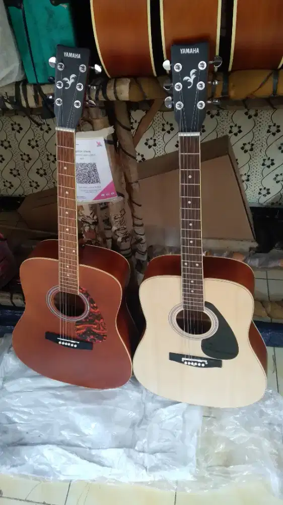 GITAR AKUSTIK YAMAHA