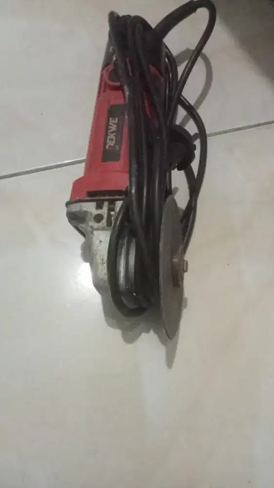 Mesin gerinda atau potong