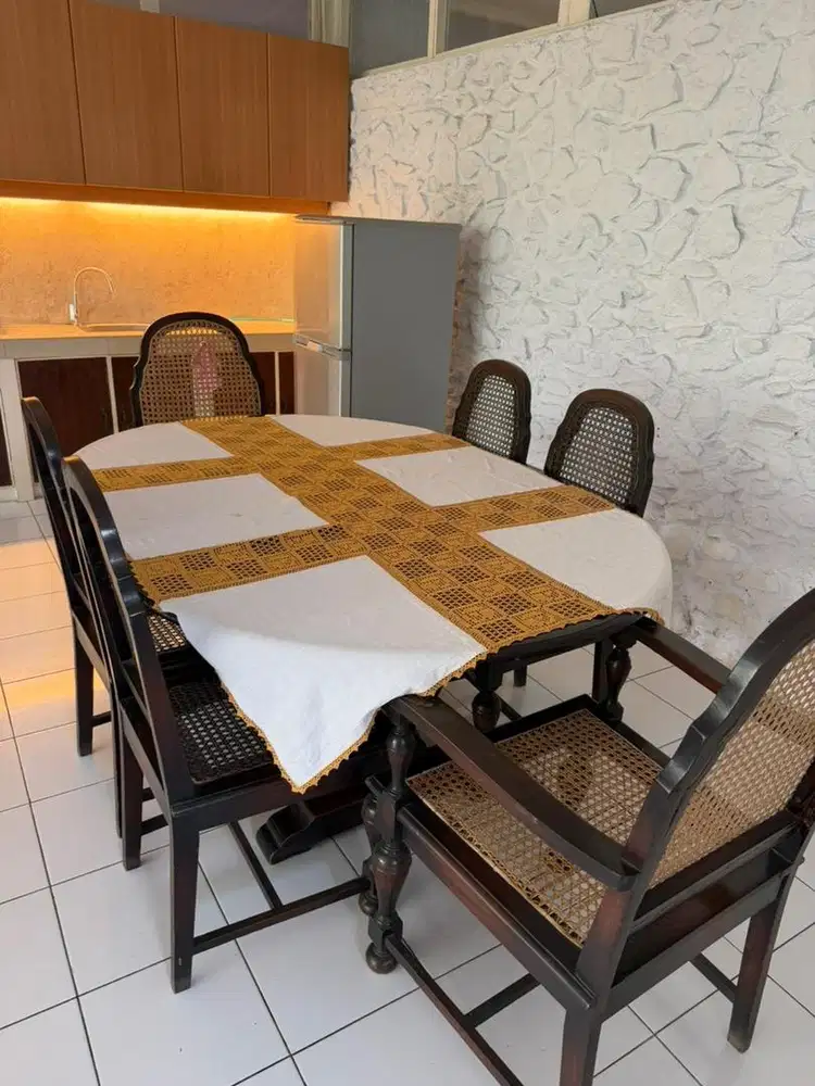Set meja makan jati rotan
