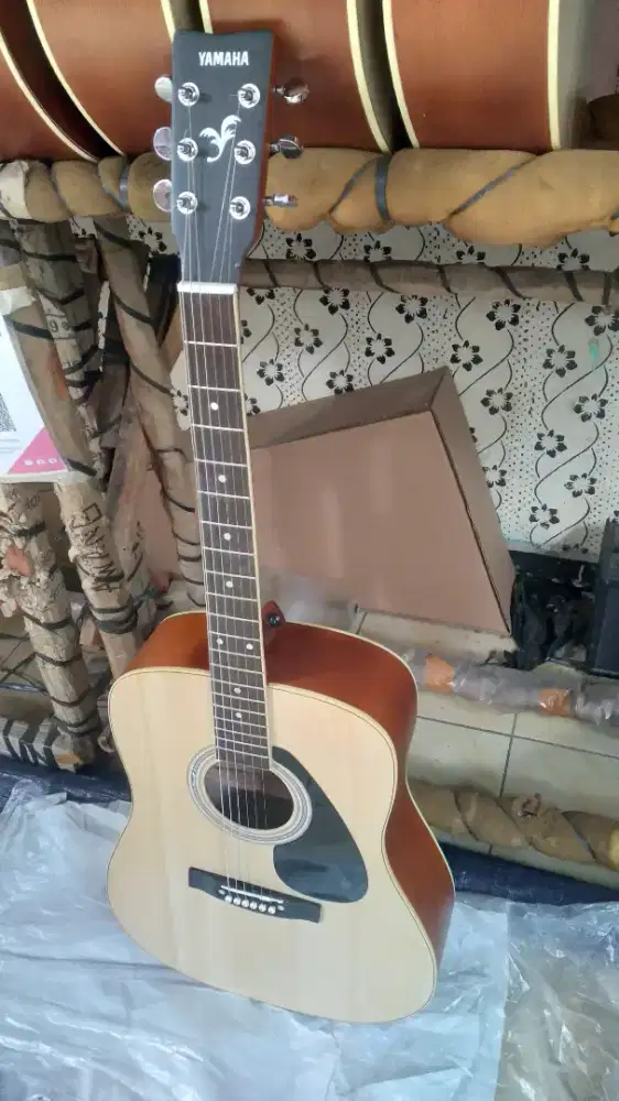 GITAR AKUSTIK YAMAHA F310