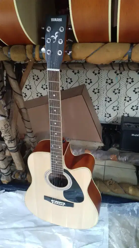 GITAR AKUSTIK JUMBO