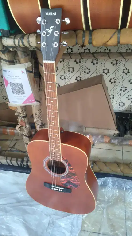 GITAR AKUSTIK JUMBO